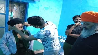 लखीमपुर खीरी: जीत के जश्न के दौरान तिकुनिया कांड के गवाह पर हमला, पांच पर रिपोर्ट हुई दर्ज Tikuniya incident witness attacked during victory celebration