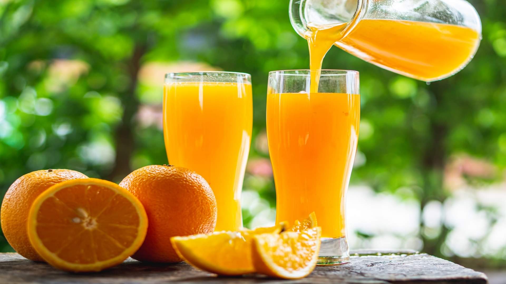 Glowing Skin: चेहरे पर चाहिए नेचुरल ग्लो तो डाइट में शामिल करें ये जूस detox drink for natural skin glow