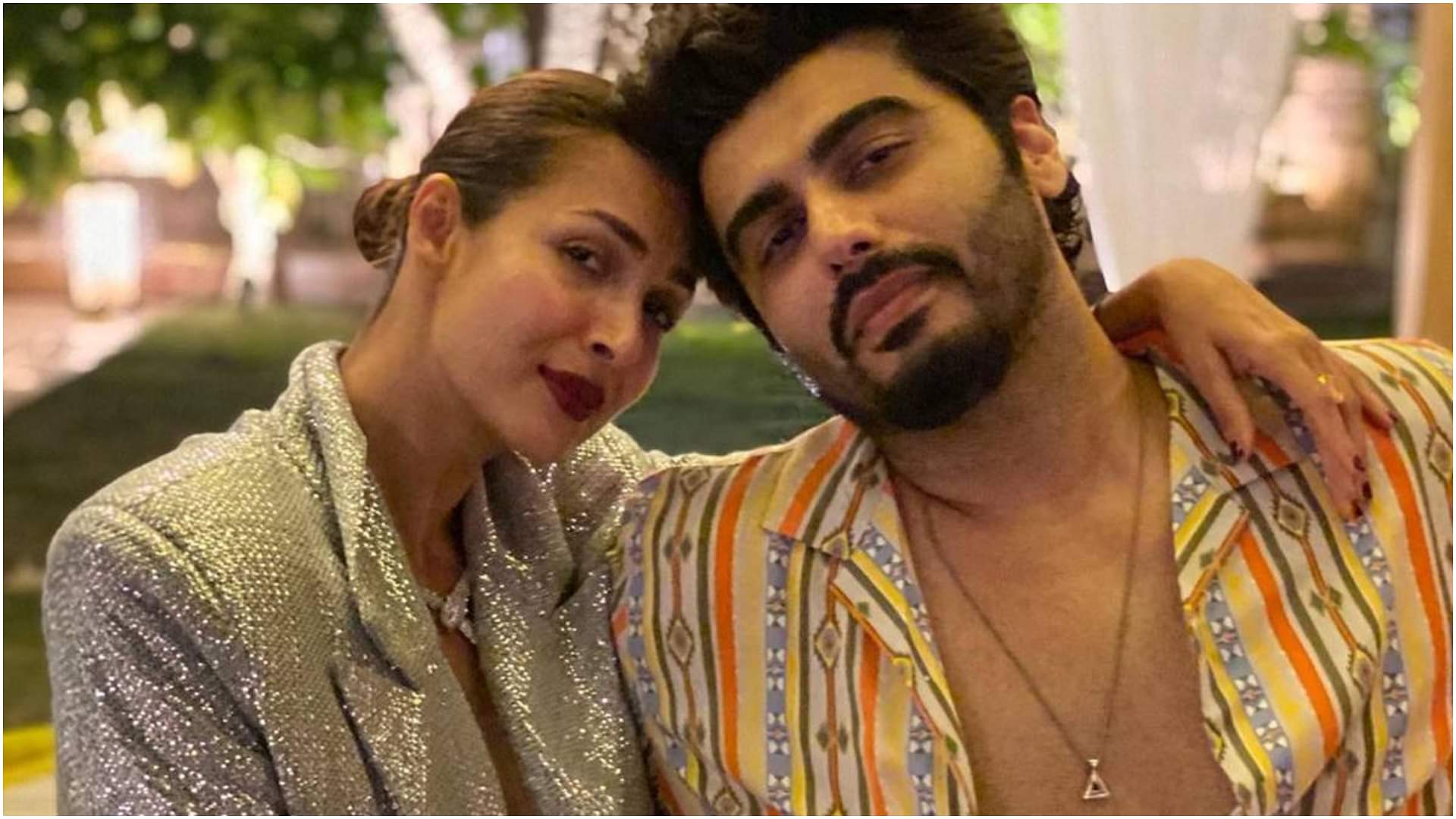 Arjun Kapoor Birthday: एफिल टावर के सामने लेडी लव मलाइका के साथ रोमांटिक हुए अर्जुन, शेयर की कोजी फोटोज Arjun Kapoor Birthday: Actors shares romantic photos with lady love Malaika Arora from Paris
