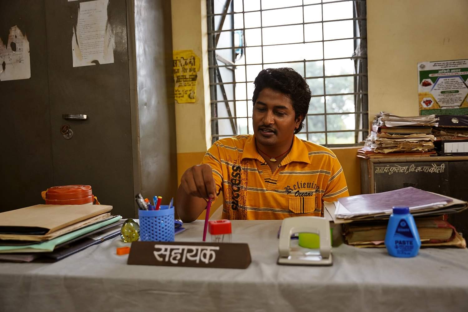 Panchayat Season 2: चंदन रॉय का छलका दर्द, मिडिल क्लास में घर वालों को नहीं लगता कि सिनेमा भी कोई करियर है Panchayat Season 2 release date cast and crew ott series amazon prime video jitendra kumar Chandan roy raghubir yadav