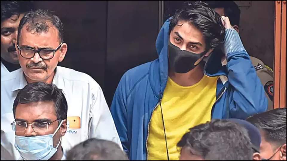 Aryan Khan: आर्यन खान केस में अनन्या की चैट अहम सबूत से कैसी बन गई 'मजाक'? जानें यहां How did Ananya pandey whatsapp chat turn from vital evidence to a joke in Aryan Khan drugs case know the details here