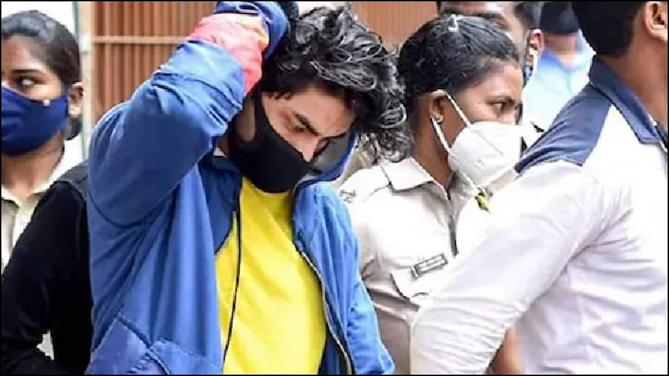Aryan Khan: आर्यन खान केस में अनन्या की चैट अहम सबूत से कैसी बन गई 'मजाक'? जानें यहां How did Ananya pandey whatsapp chat turn from vital evidence to a joke in Aryan Khan drugs case know the details here