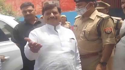 उन्नाव: जिला कारागार पहुंचे शिवपाल सिंह यादव, पूर्व राज्यमंत्री के बेटे व महिला सभा की जिलाध्यक्ष से की मुलाकात Shivpal Singh Yadav reached District Jail in Unnao