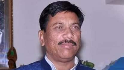 भाजपा की जीत की मिठाई रास न आई: रामपुर में घनश्याम लोधी के जीतने पर मिठाई बांट रहे अब्दुल को लोगों ने पीटा, इस बात से थे खफा People thrashed Abdul who was distributing sweets on BJP s victory in Rampur case file