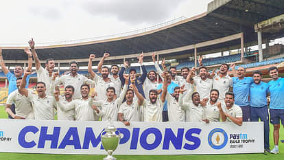 Ranji Trophy 2022: मध्य प्रदेश ने 23 साल पुराने जख्म को भरा, तब लीड के बावजूद हार गई थी टीम, नहीं दोहराई पुरानी गलती Ranji Trophy 2022: Madhya Pradesh healed a 23-year-old wound, then MP cricket team lost despite the lead in first Innings, did not repeat the old mistake