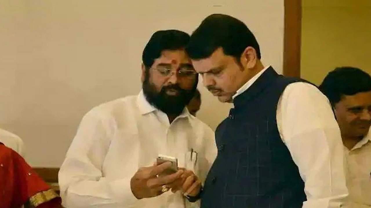 Maharashtra : उद्धव के फैसलों को तेजी से पलट रहे हैं शिंदे, जानें फडणवीस की किन-किन योजनाओं को फिर से करेंगे लागू? Maharashtra: Shinde is reversing Uddhav's decisions, know which plans of Fadnavis will be implemented again?
