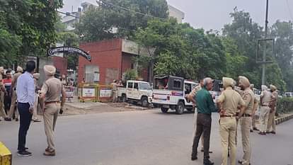 Lawrence Bishnoi: गैंगस्टर लॉरेंस बिश्नोई का 5 दिनों का पुलिस रिमांड मिला, गैंगस्टर राणा कंधोवालिया हत्याकांड में होगी पूछताछ Gangster Lawrence Bishnoi got 5 days police remand
