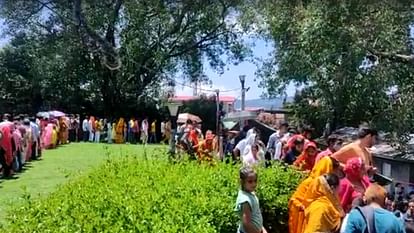 Sawan Somvar 2022: तीन बजे खुले बैजनाथ मंदिर के कपाट, रावण से जुड़ा है यहां का इतिहास, एक भी सुनार की दुकान नहीं Sawan Somvar 2022: Sawan First Somvar Devotees Paid Obeisance In Lord Shiva Temples
