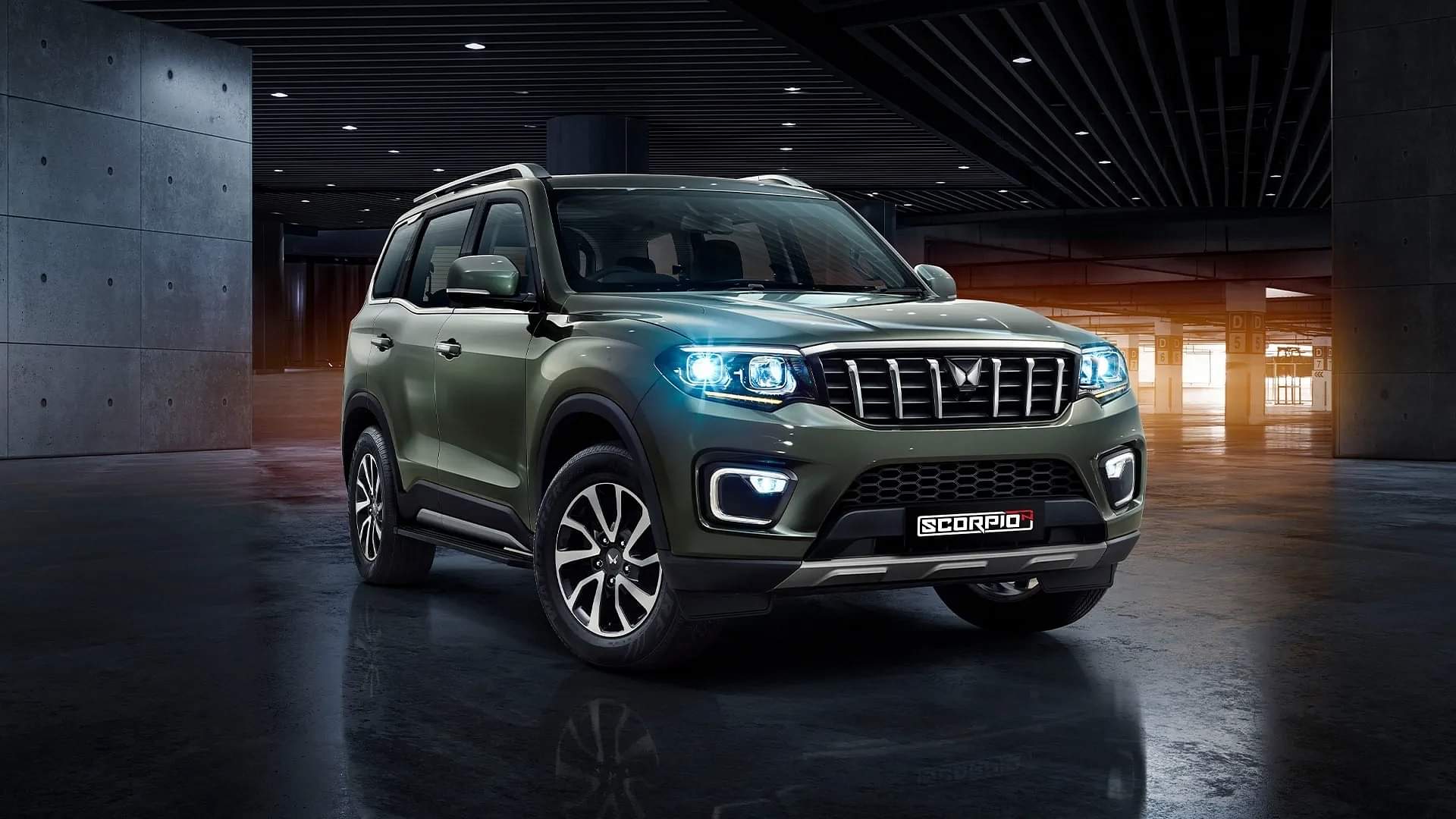 Mahindra Scorpio-N: ओलंपियन गीता फोगाट ने ली स्कॉर्पियो-एन की डिलीवरी, आनंद महिंद्रा ने कही ये बात Olympian wrestler Geeta Phogat takes delivery of 2022 Mahindra Scorpio-N Anand Mahindra welcomes