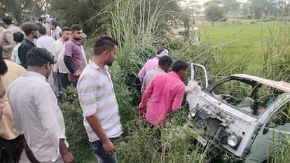 मुजफ्फरनगर में दर्दनाक हादसा: टैंकर ने टाटा मैजिक में मारी टक्कर, मौके पर दो लोगों की मौत, पांच हुए घायल Two people have died in road accident in Muzaffarnagar district