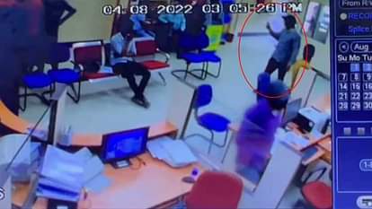 यूको बैंक लूट का खुलासा: 10 साल से भगोड़ा अजय पाल ने रची थी साजिश, पुलिस ने नकदी समेत तीन को दबोचा Three accused arrested for robbing UCO Bank in Jalandhar of Punjab
