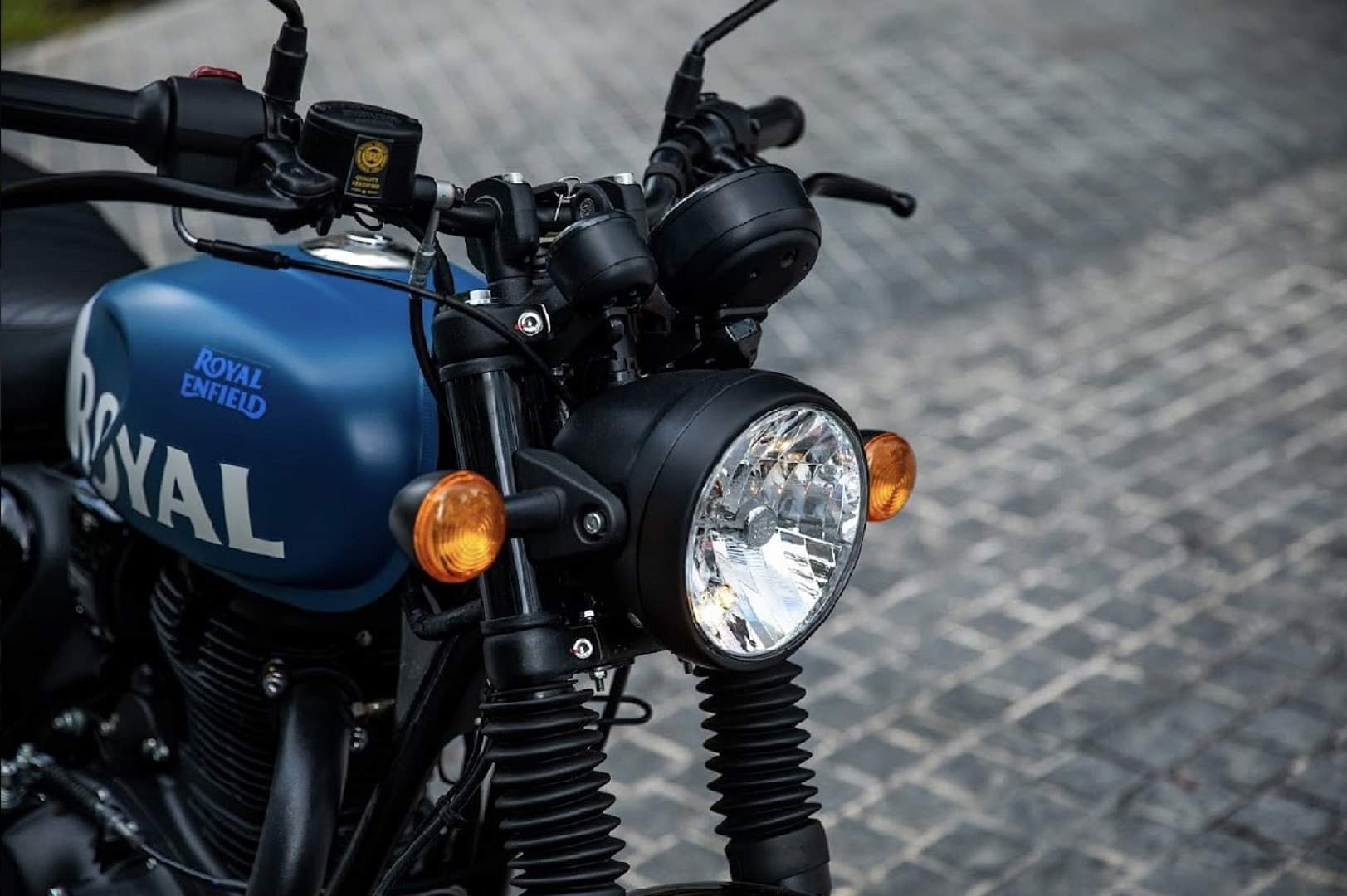 Royal Enfield Hunter 350 vs Yezdi Scrambler Comparison: जानें दोनों में से किस बाइक को खरीदना है फायदे का सौदा Royal Enfield Hunter 350 vs Yezdi Scrambler Comparison yezdi scrambler vs hunter 350