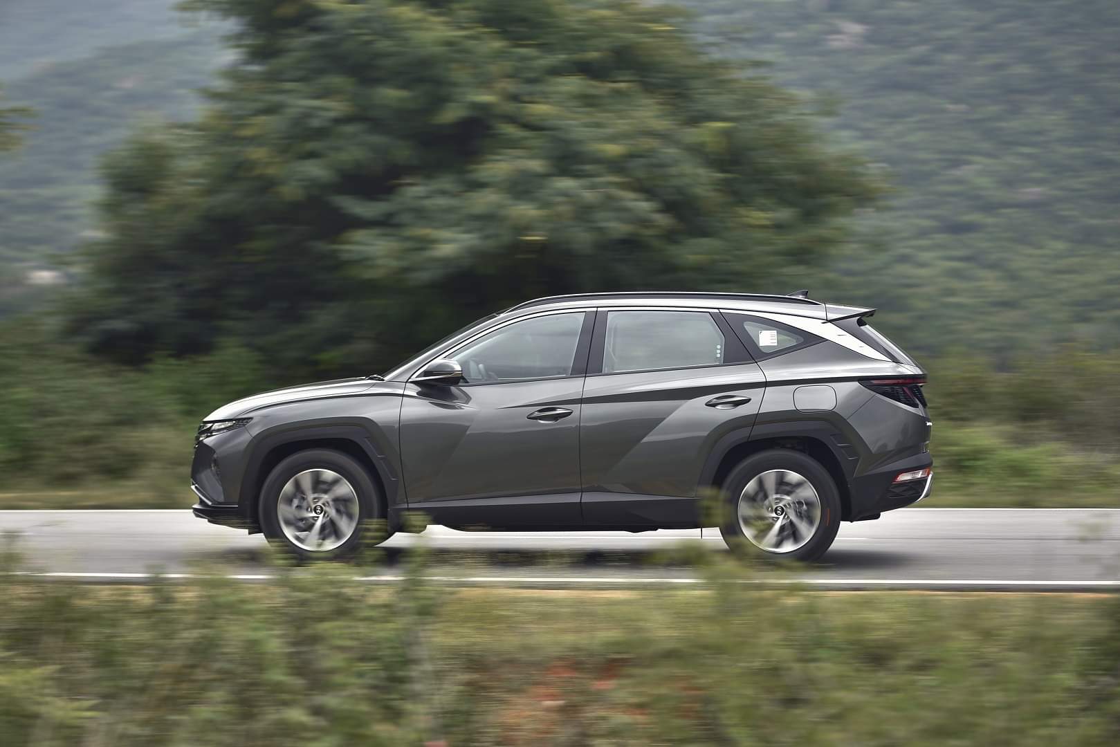 2022 Hyundai Tucson: ह्यूंदै ट्यूशॉ एसयूवी भारत में लॉन्च, मिला एडवांस्ड ड्राइवर-एसिस्टेंस सिस्टम, जानें कीमत New Hyundai Tucson Launched in India Know Price Features Variant Specification News in Hindi