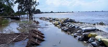 गंगा कटान से वर्ष 2010 मे इतिहास बन गया था भसावली गांव History was made in the year 2010 due to Ganga harvesting, Bhasawali village
