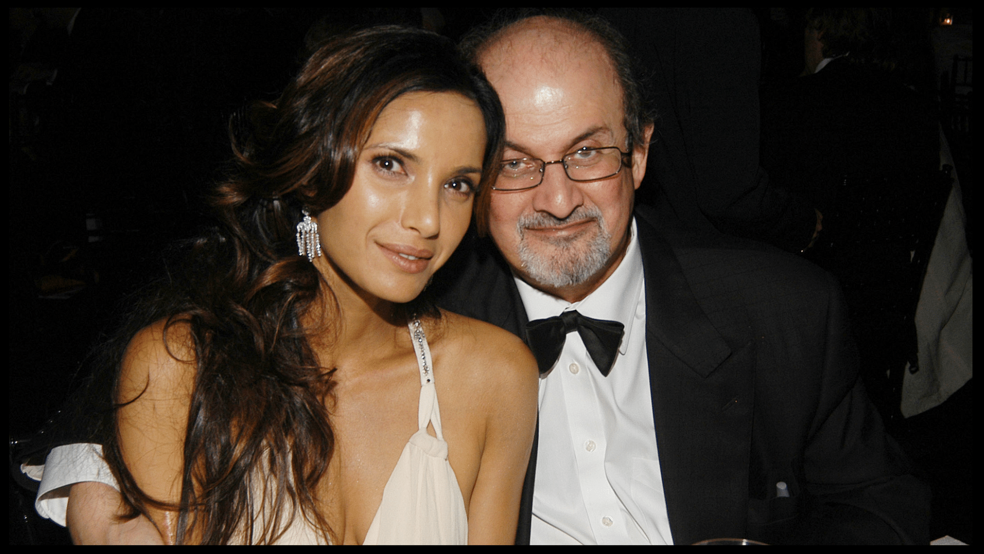Salman Rushdie: रुश्दी पर हमले के बाद सुर्खियों में पद्मा लक्ष्मी, पढ़ें बेइंतहा मोहब्बत और नफरत की दास्तां salman rushdie padma lakshmi love story in headlines after attack read the story of love and hate