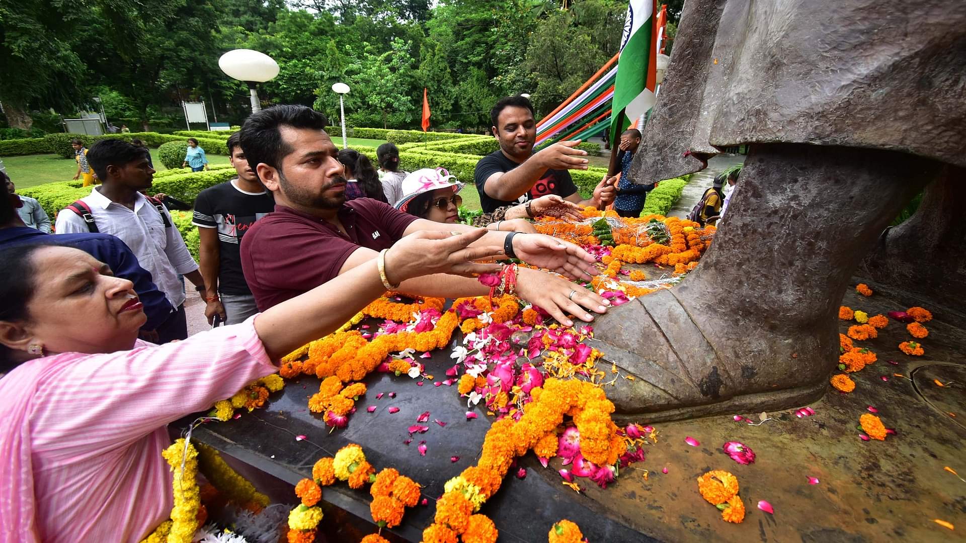 Azadi ka Amrit Mahotsav आजाद पार्क की ओर मुड़े शहर के हर रास्ते, पिछले कुछ दिन से है मेले जैसा माहौल every way of the city turn of Chandra Shekhar Azad Park