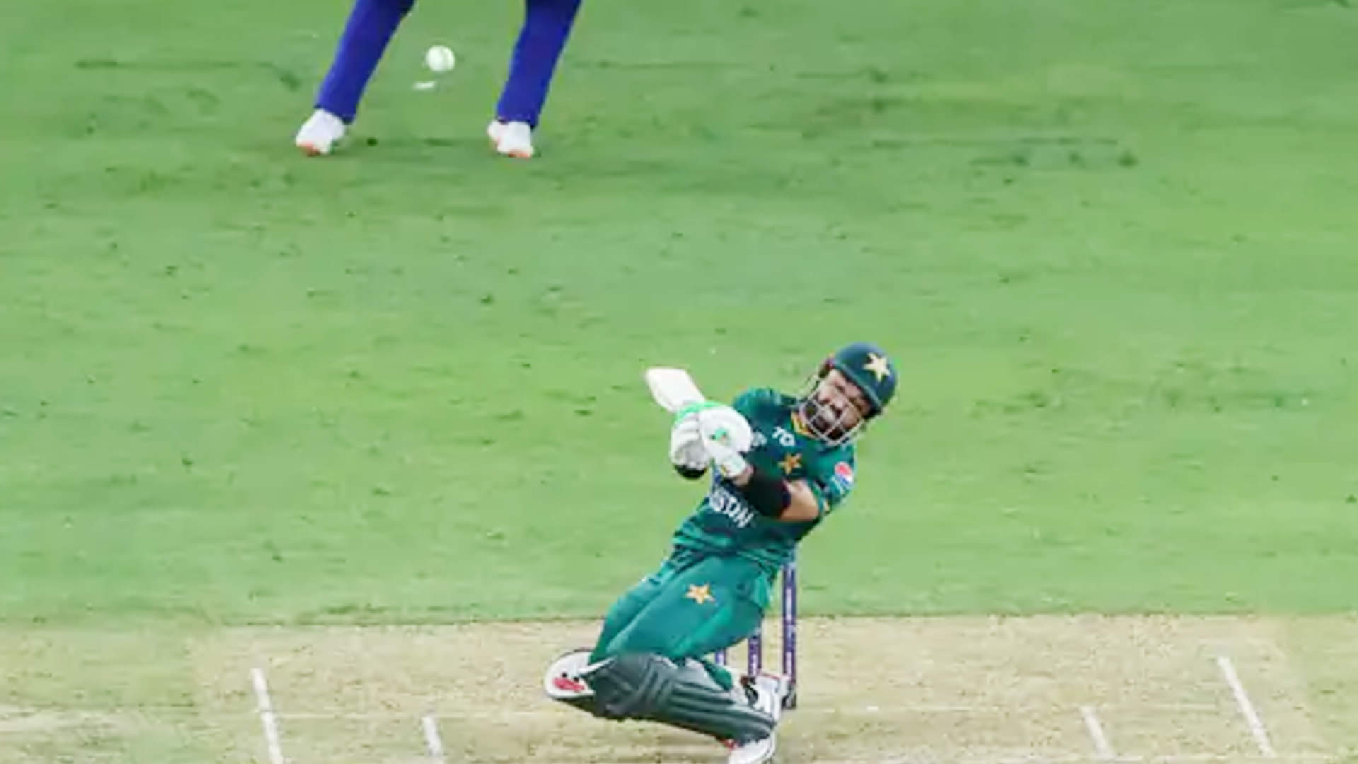 IND vs PAK: 20वें ओवर में हार्दिक ने DK से कहा- मैं हूं ना, यहां देखें भारत-पाकिस्तान महामुकाबले के 15 खास पल Asia Cup 2022 India vs Pakistan T20 Match 15 Best Moments and Highlights Hardik Pandya Victory Innings