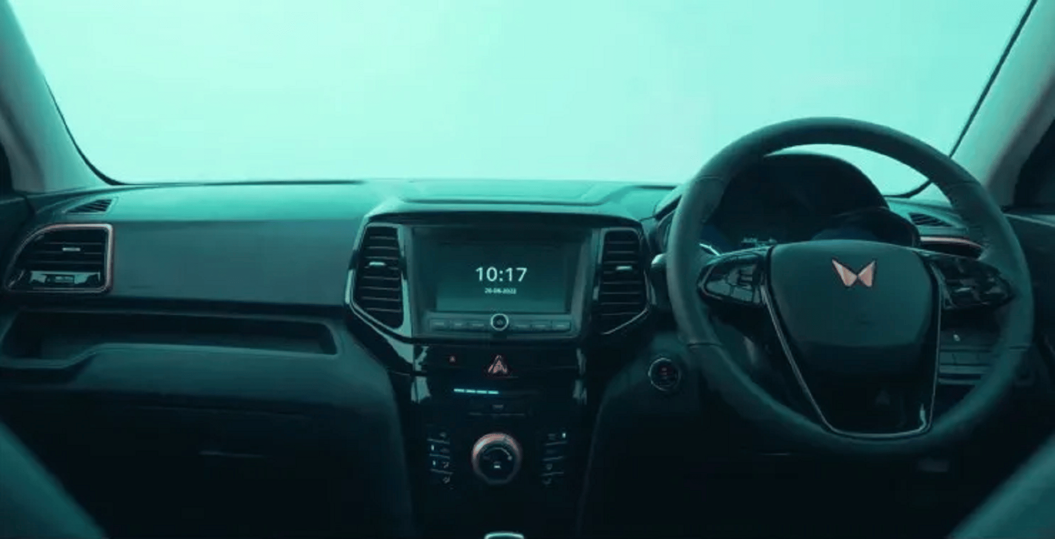 Mahindra XUV400: आ गई महिंद्रा की बहुप्रतीक्षित इलेक्ट्रिक एसयूवी, फुल चार्ज में चलेगी 456 किमी, जानें डिटेल्स Mahindra XUV400 Electric Car Unveiled Know Range Features Specifications News in Hindi