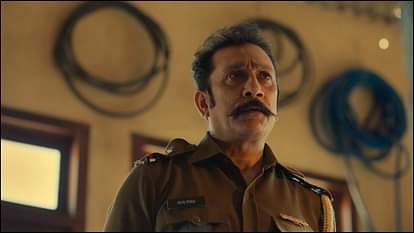 Dahan Raakan Ka Rahasya Review: ‘कठपुतली’ के बाद हॉटस्टार की एक और कमजोर कहानी, डरना इतना भी जरूरी नहीं है Dahan Raakan Ka Rahasya Review in Hindi by Pankaj Shukla Tisca Chopra Saurabh Shukla Mukesh Tiwari Hotstar