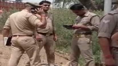 Muzaffarnagar: युवक की लाश मिलने से फैली सनसनी, तीन दिन से गायब था अमित, परिवार में मचा कोहराम UP: Dead body of missing youth has found in forest in a village of Muzaffarnagar