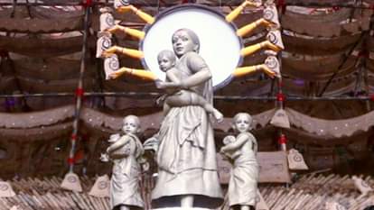 Navratri 2022: नवरात्रि में कन्या पूजन ही नहीं, महिलाओं का करें सम्मान, अपनाएं ये आचरण Shardiya Navratri 2022 Tips To Respect Ever Woman in Navratri Durga Puja