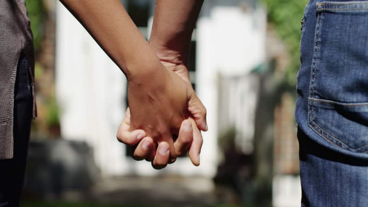 आशिकी में पिता को मार डाला: प्रेमी संग पहले हाथ-पैर बांधे, फिर बेटी ने घोंटा गला, सीसीटीवी में कैद हुए हत्यारे ghaziabad police caught girl and her boyfriend who killed father in vaishali area news in hindi