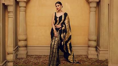 Fashion Tips: दुर्गा पूजा में होना है शामिल तो सिल्क की इन साड़ियों में दिखेंगी सबसे खूबसूरत Navratri Fashion Tips Wear These Silk Sarees to Look Beautiful in Durga Puja 2022