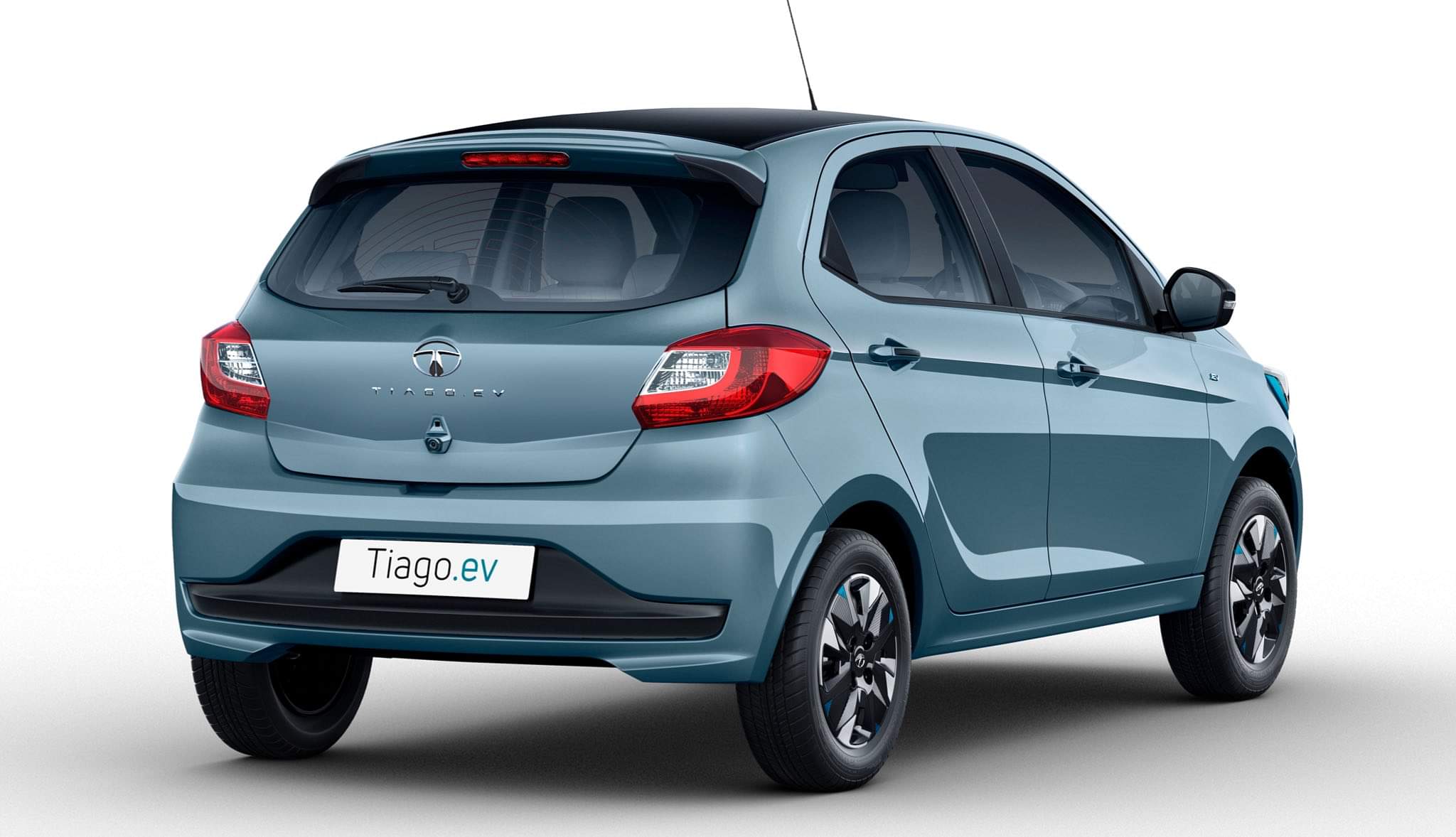 Tata Tiago EV: टाटा मोटर्स ने टियागो को इलेक्ट्रिक अवतार में किया लॉन्च, जानें कीमत, रेंज और फीचर्स Tata Tiago EV launched in India Know Price Range Features Specs News in Hindi