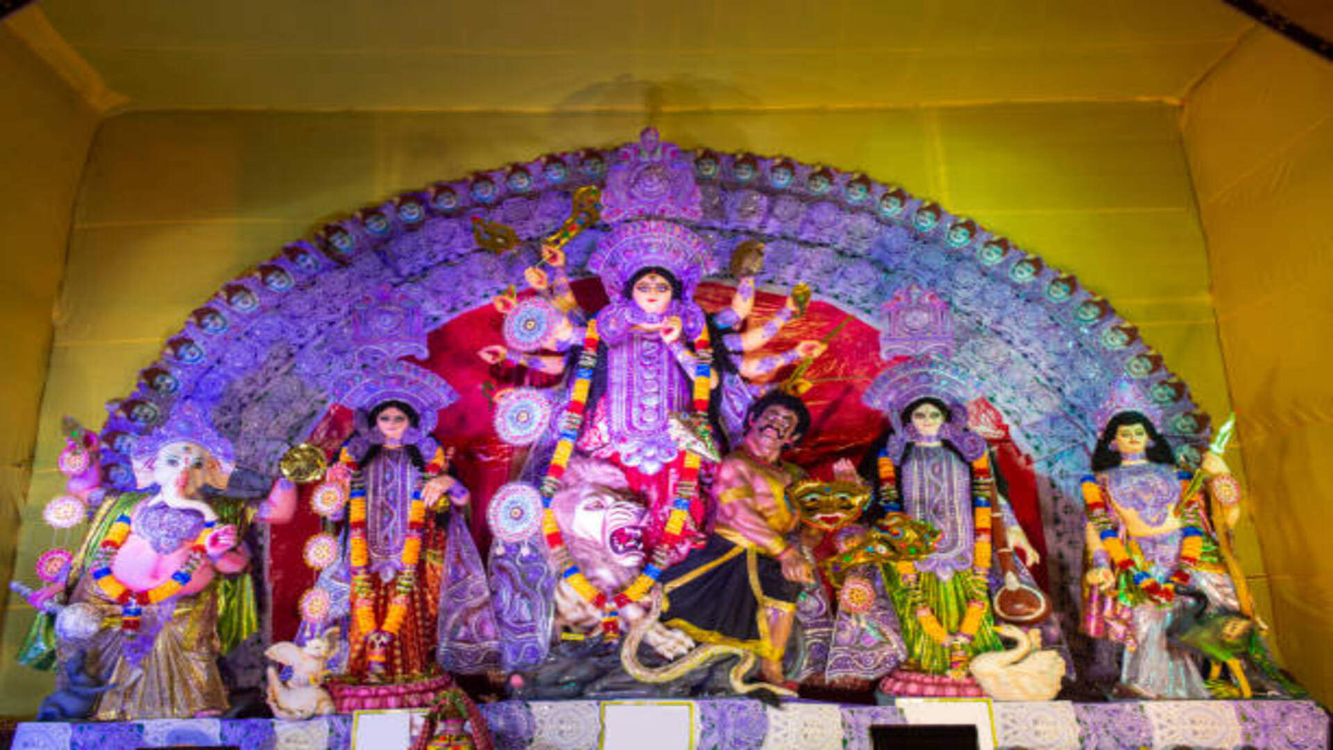 Navratri 2022 5th Day: नवरात्रि का पांचवां दिन है मां स्कंदमाता को समर्पित, जानिए पूजा विधि और कथा Shardiya Navratri 2022 5th Day maa skandamata Puja Vidhi Shubh Muhurat Colour And Katha