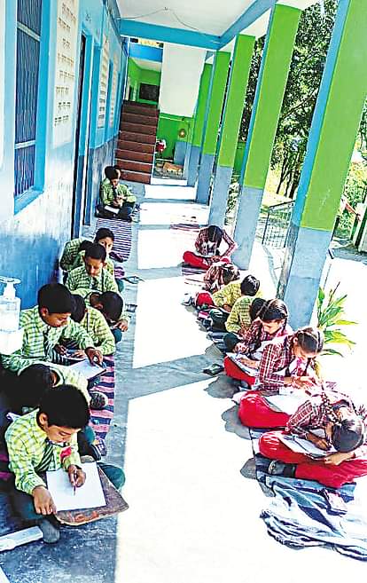 स्कूल बैग के सैंपल फेल, वापस भेजी सप्लाई School Dress Sample Fail in Solan