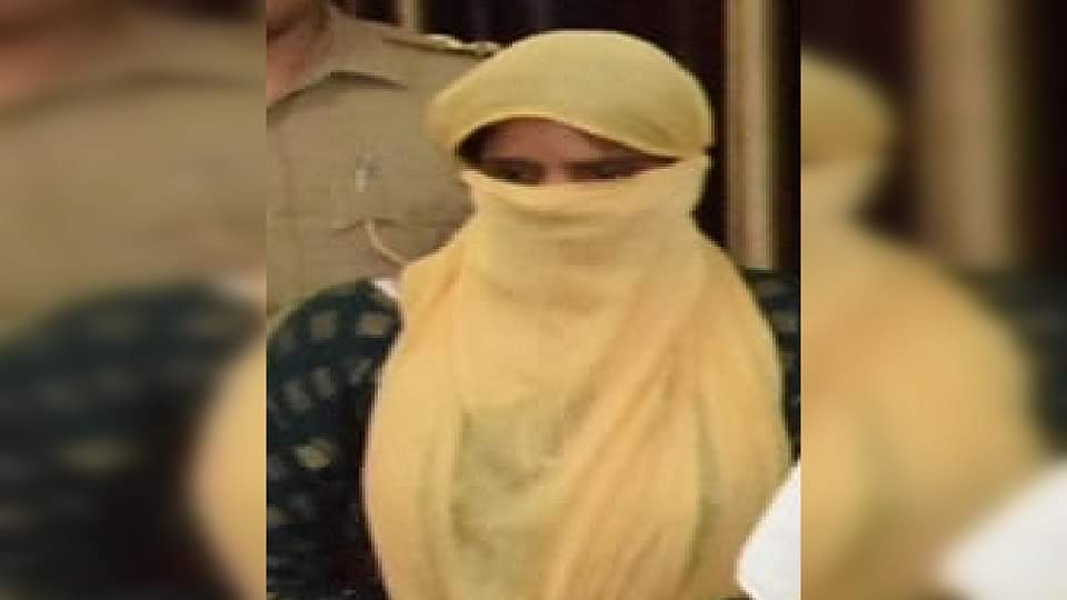 पति को मार डाला: रोज पांच-छह घंटे होती थी बात, प्रेमी के पीछे-पीछे जाती थी महिला, हत्या से पहले भी हुआ ये काम Didoli Police Of Amroha Revealed Ratan Pratap murder case By Arresting Accused Wife And Her Lover