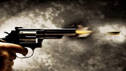 Haryana News: पंचायत चुनाव की रंजिश में पूर्व सरपंच ने पड़ोसी पर की फायरिंग, भागकर बचाई जान Former sarpanch opened fire on neighbor in Panipat