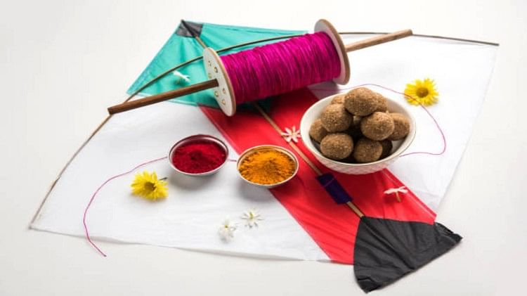 Makar Sankranti 2023: 15 जनवरी को मकर संक्रांति, जानिए पुण्यकाल का मुहूर्त, पूजा विधि और राशि अनुसार दान 15 जनवरी को मनाई जाएगी मकर संक्रांति, जानिए पुण्यकाल का मुहूर्त, पूजा विधि और राशि अनुसार दान