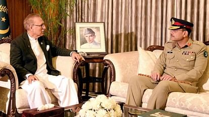 Pakistan Army Chief Lieutenant General Asim Munir meets with President of Pakistan Arif Alvi