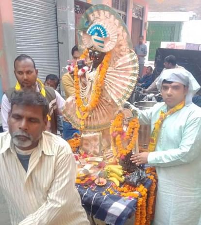 बीसलपुर में निकाली गई देव प्रतिमा की शोभा यात्रा। संवाद