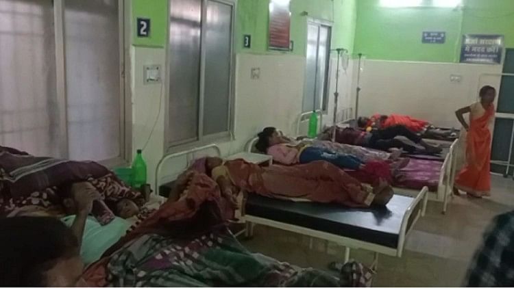 Kanker: मेटाडोर पलटने से दो महिलाओं की मौत, 36 घायल, दो की हालत गंभीर, छठी कार्यक्रम में शामिल होने जा रहे थे अस्पताल में भर्ती घायल।