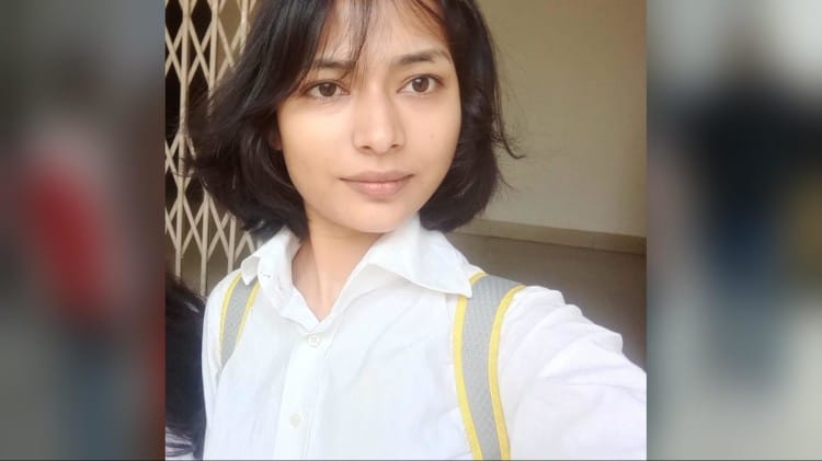 जिंदगी की जंग लड़ रही स्वीटी: दूसरे के खेतों में मजदूरी कर बेटी को इंजीनियर बनाया, आज वही कोमा में छात्रा स्वीटी (फाइल फोटो)