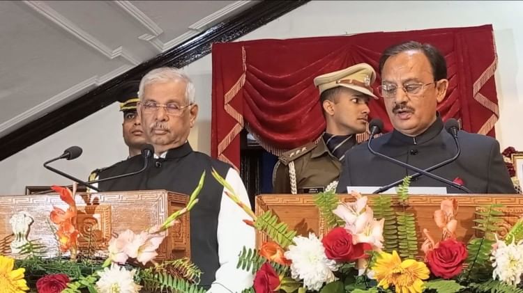 Himachal Cabinet: हिमाचल की सुक्खू सरकार में सात विधायक बने मंत्री, जानिए इनका राजनीतिक सफर शपथ लेते हर्षवर्धन चौहान।