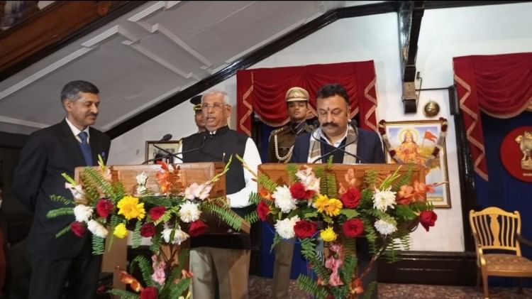 Himachal Cabinet: हिमाचल की सुक्खू सरकार में सात विधायक बने मंत्री, जानिए इनका राजनीतिक सफर शपथ लेते रोहित ठाकुर।
