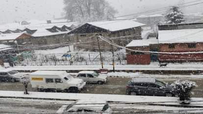 Weather: जम्मू में 5 वर्षों में इस बार दिसंबर में सर्दी कम, बर्फबारी कम होने से बढ़ेगी परेशानी, पारा भी चढ़ेगा Jammu Weather Update This time there was less cold in Jammu in December in last five years