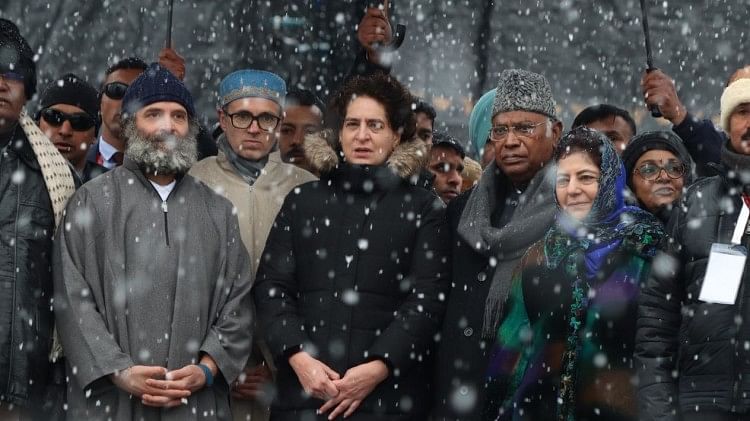 राहुल बोले: अपने या कांग्रेस के लिए नहीं, देश के लिए की भारत जोड़ो यात्रा, जैकेट न पहनने का राज भी बताया भारत जोड़ो यात्रा समापन समारोह