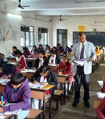 CBSE Board Exam : देश के 7200 से अधिक परीक्षा केंद्रों पर 38 लाख विद्यार्थियों के लिए बोर्ड एग्जाम शुरू CBSE Board:Board exam started for 38 lakh students on 7200 examination centers in the country-safalta