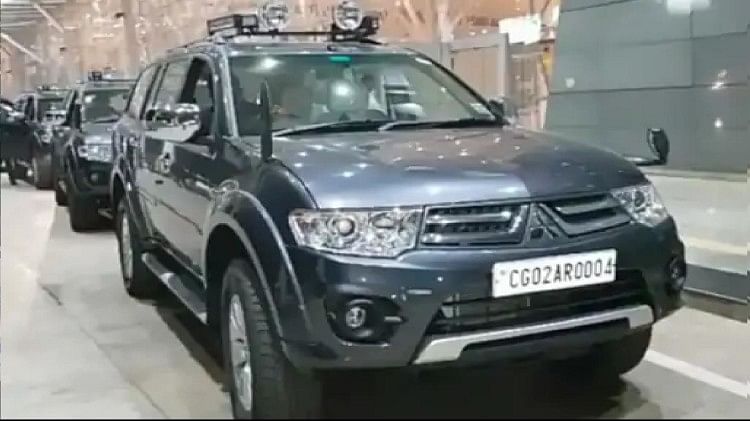 सीएम भूपेश की नई सवारी: काफिले में शामिल हुईं ये स्पेशल कारें, जानें खास नंबर प्लेट का गणित और चुनावी मायने रमन सिंह के समय खरीदारी की गई कारें