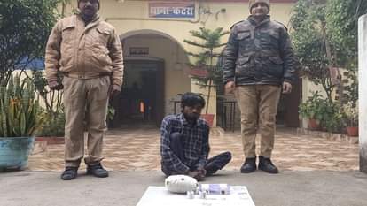 दिव्यांग ने उतारा मौत के घाट: पैर पकड़ गिराया नीचे और फिर चाकू से किेए कई वार, खौफनाक वारदात से सहमे लोग Divyang stabbed to death during birthday party in Shahjahanpur