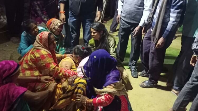 Auraiya Double Murder: 20 वर्ष से सुलग रही थी बदले की आग, ताबड़तोड़ फायरिंग कर उतारा मौत के घाट, पढ़ें पूरा मामला auraiya double murder