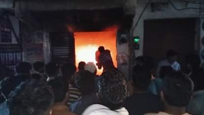 Meerut News Live: शामली में दुकान में लगी भयंकर आग, मेरठ में किशोर ने बच्चे के साथ किया कुकर्म Meerut News Live: Committee constituted to confiscate Yakub property, convocation ceremony at Subharti