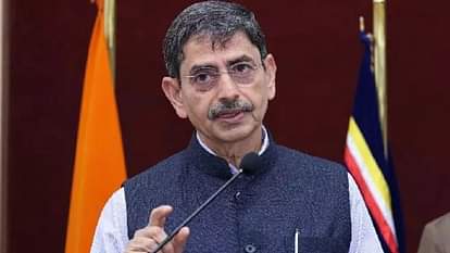 तमिलनाडु: 'भारत सनातन धर्म की उपज है', राज्यपाल आरएन रवि ने उदयनिधि स्टालिन पर साधा निशाना 'Bharat is product of Sanatan Dharma': Tamil Nadu Governor RN Ravi takes veiled dig at Udhayanidhi Stalin