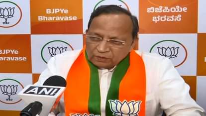 Karnataka: कर्नाटक भाजपा प्रभारी अरुण सिंह ने कांग्रेस पर साधा निशाना, कहा- उनकी तीसरी सूची नहीं आएगी BJP Karnataka in-charge Arun Singh slams Congress, said Their third list won't come out, just wait and watch