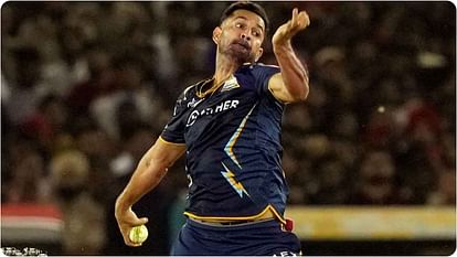 IPL 2024: गुजरात टाइटंस को बड़ा झटका, आईपीएल से बाहर हुआ यह स्टार गेंदबाज, ब्रिटेन में होगी सर्जरी IPL 2024: India pacer Mohammed Shami ruled out of IPL due to left ankle injury which require surgery in UK