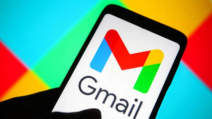Gmail: अब ई-मेल पर ईमोजी से कर सकेंगे रिप्लाई, जल्द जारी होगा नया अपडेट Google to Roll Out Emoji Reactions Feature for Gmail